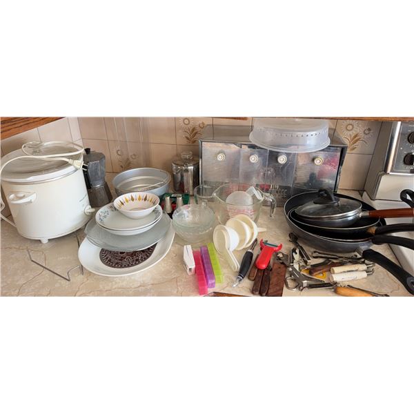 Kitchenware Lot With Panasonic Rice Cooker, Pyrex, Utensils, Plates, Pans