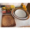 Image 2 : Cookware Lot: Pots, Lids, Frying Pan, Mixing Bowls, Cutting Board