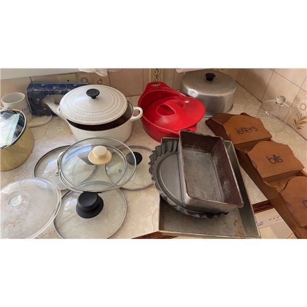 Le Creuset Dutch Oven, Baking Pans, Glass Lids, Aluminium Cake Carrier & Bread Boxes