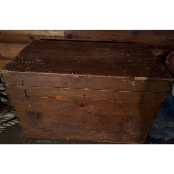 1940s Wooden Storage Chest with Hinged Lid and Side Handles in Good Condition