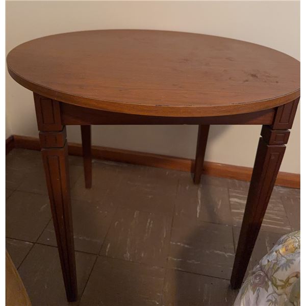 Wooden Oval Side Table with Decorative Carved Legs
