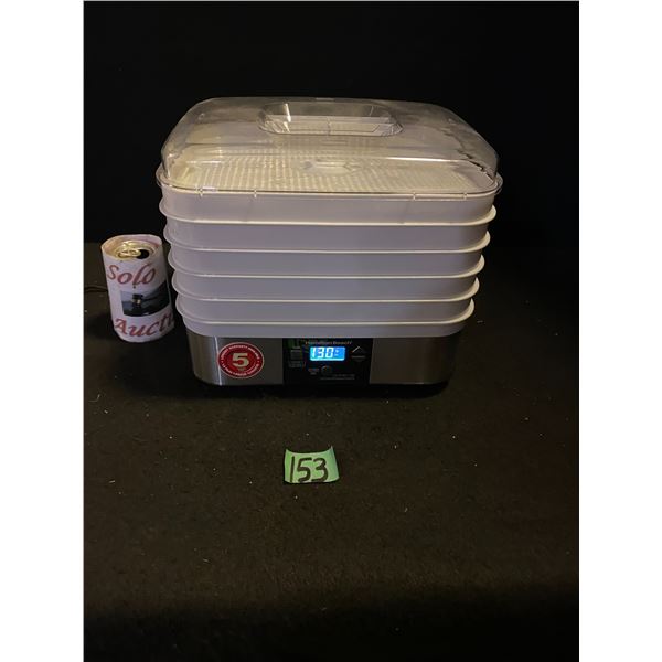 Food dehydrator