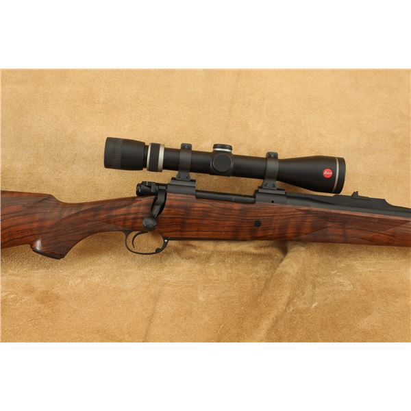Dakota Arms 76 Classic Deluxe .330 Dakota Bolt Action Rifle Leica 3.5-10x Scope, Pre-2009