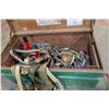 Image 2 : JOB BOX OF ASSORTED STRAPS, ROPES, CHAINS & HOISTS