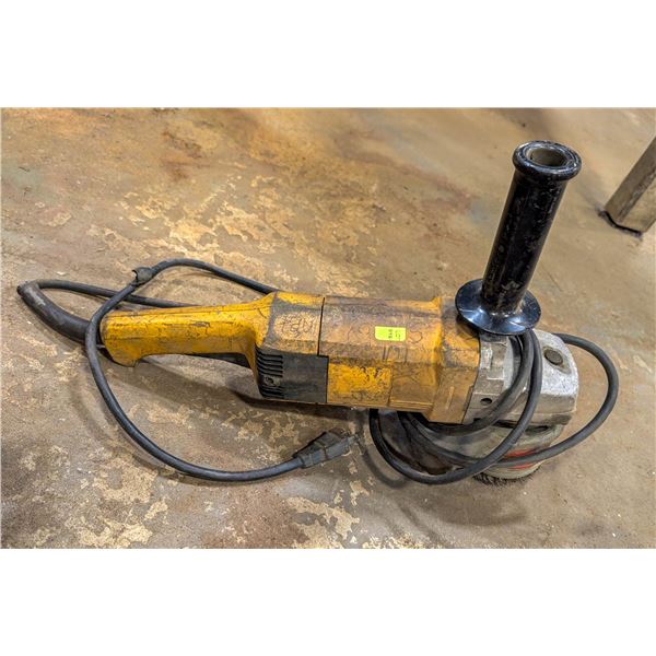 DEWALT DW474 7" ANGLE GRINDER