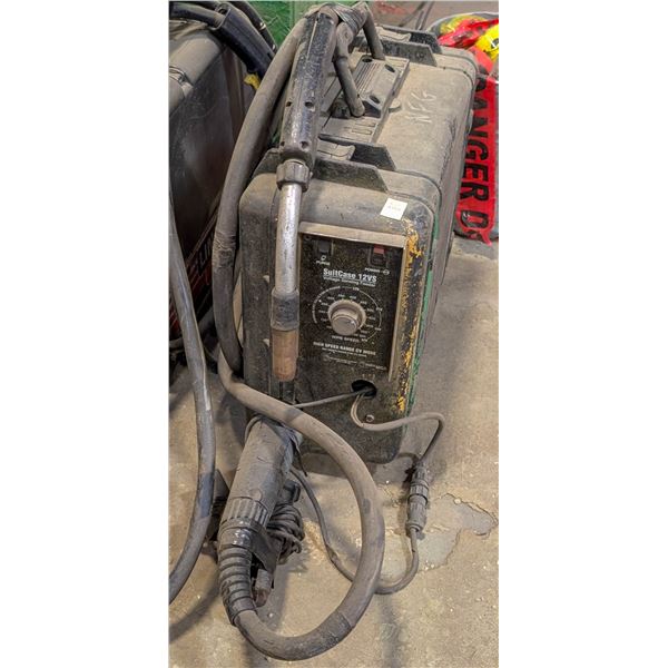 SUITCASE 12VS PORTABLE WIRE FEEDER *AS IS
