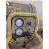 Image 4 : DEWALT D55168-CA 15 GALLON 200PSI AIR COMPRESSOR