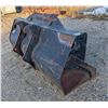 Image 3 : CATERPILLAR GENERAL PURPOSE FRONT LOADER BUCKET