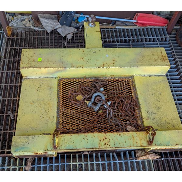 CUSTOM TRAILER HITCH FORKLIFT ATTACHMENT