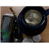Image 3 : CRANK FLASH LIGHT, THERMOS
