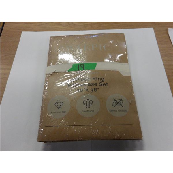 STORE RETURN (AS IS):  3 PAIR OF KING SIZE PILLOWCASES (GREY)