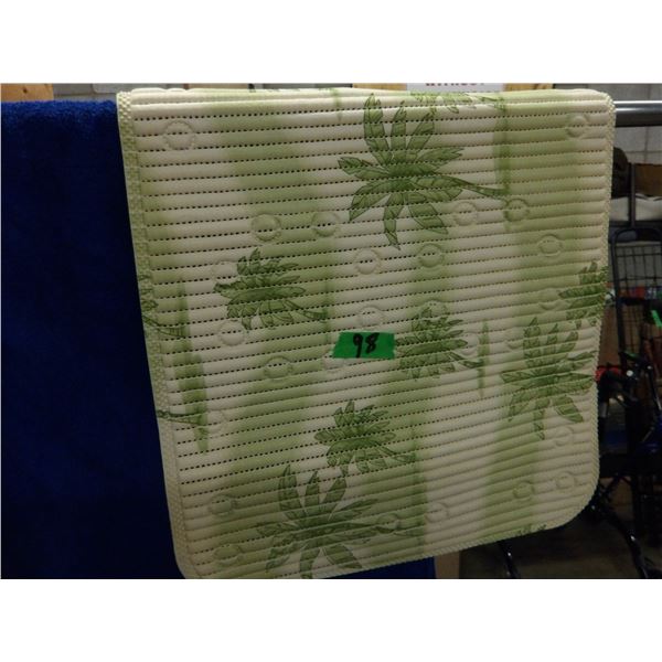 UNCLAIMED STORAGE:  BLUE QUILT, 2 MATS