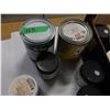 Image 3 : FLAT C/W ASSORTED PAINTS