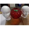 Image 1 : 2 STYROFOAM MANNEQUIN HEADS, 1 LAMP SHADE
