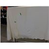 Image 2 : UNCLAIMED STORAGE:  DOUBLE SIZE WHITE THROW