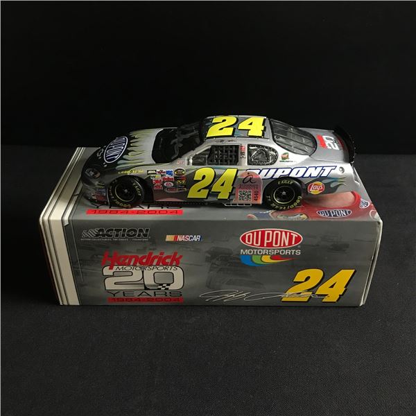 1984-2004 HENDRICK MOTORSPORTS 20 YEARS DUPONT #24 SIGNED RACING CARD WITH ORIGINAL BOX