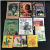 Image 1 : LOT OF 13 MIXED TITLE COMICS AND BOOKS