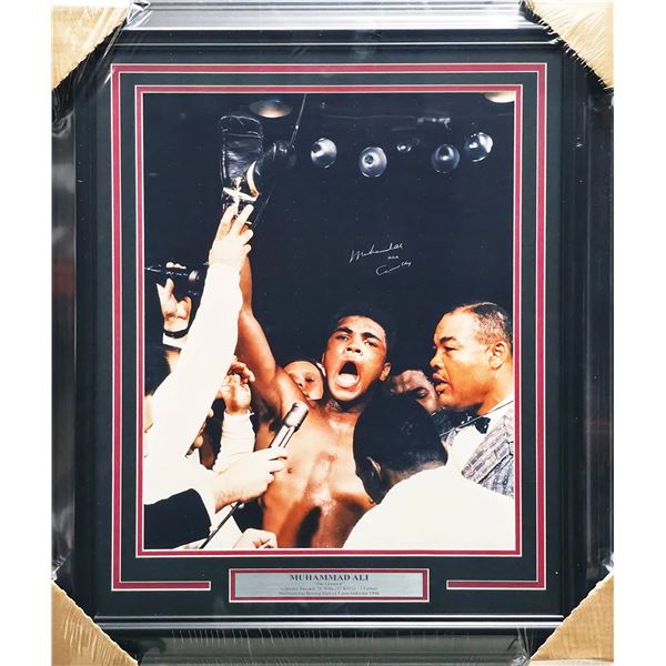 MUHAMMAD ALI SIGNED AND FRAMED 8X10