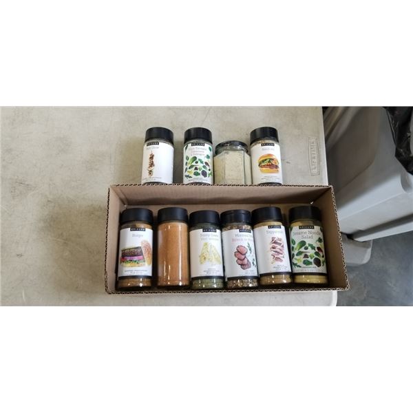 TRAY OF 10 NEW ASSORTED EPICURE SPICES AND SEASONINGS