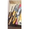 Image 2 : TRAY OF CHISELS