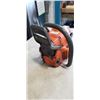 Image 2 : 383 HUSKY CHAINSAW, WORKING