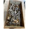 Image 1 : TRAY OF ASSORTED WRENCHES