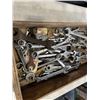Image 3 : TRAY OF ASSORTED WRENCHES