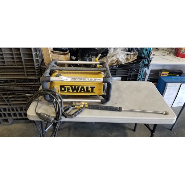 DEWALT 2100 PSI COMPACT PORTABLE PRESURE WASHER