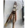 Image 2 : LINCOLN MANUAL GREASE GUN AND 2 PAIRS HEDGE SHEARS