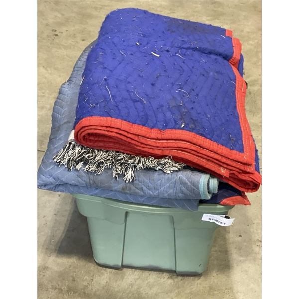 TOTE WITH 9 MOVING BLANKETS