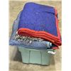 Image 1 : TOTE WITH 9 MOVING BLANKETS