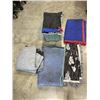 Image 2 : TOTE WITH 9 MOVING BLANKETS