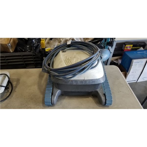 DOLPHIN S50 ROBOT POOL CLENAER AND MAYTRONICS OUTDOOR POOL ROBOT CHARGER