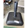 Image 2 : 100 FOOT GARDEN HOSE AND HEAVY DUTY BLACK SQUARE PATIO UMBRELLA BASE