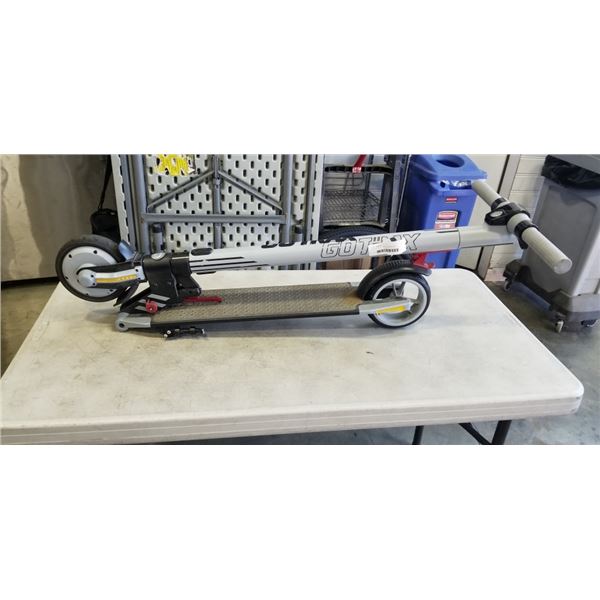GOTRAX ELECTRIC SCOOTER. NO CHARGER. UNTESTED