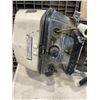 Image 4 : JOHNSON 3 HORSE OUTBOARD MOTOR WITH TANK