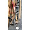 Image 2 : ASSORTED PRY BARS AND & SLEDGE HAMMERS