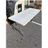 Image 3 : 6 FOOT PLASTIC MARKET TABLE