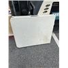 Image 1 : 6 FOOT PLASTIC MARKET TABLE