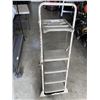 Image 2 : 5 FOOT METAL LADDER