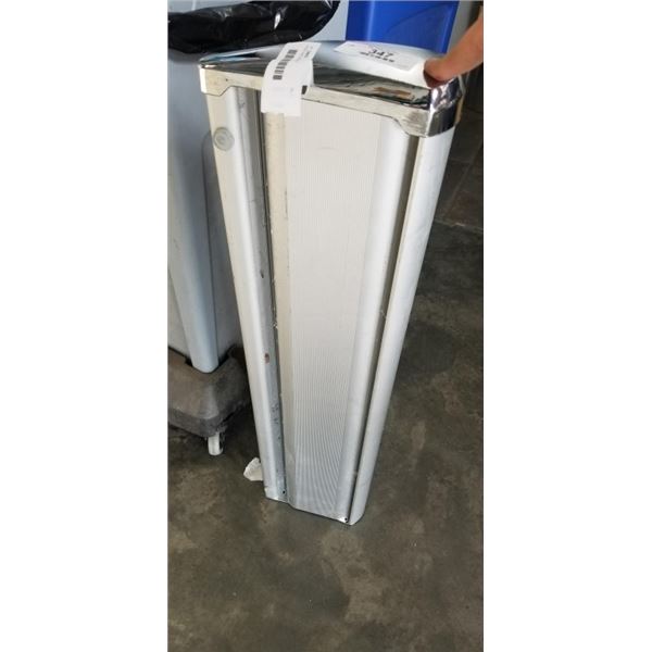 RETRACTABLE BANNER