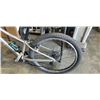 Image 2 : GREY TREK BIKE