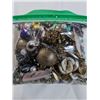 Image 2 : 2 BAGS OF JEWELRY PIECES AND PARTS