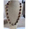 Image 2 : VINTAGE HAND CRAFTED AGATE STONES NECKLACE