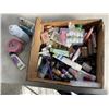 Image 1 : TRAY OF VARIOUS BEAUTY PRODUCTS/MAKEUP