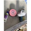 Image 3 : TRAY OF VARIOUS BEAUTY PRODUCTS/MAKEUP