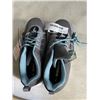 Image 2 : NEW PAIR OF SIZE 7 SHOES