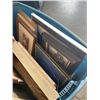 Image 5 : LARGE LOT OF ESTATE ARTWORK