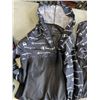 Image 2 : NEW MEDIUM/LARGE YOUTH CLOTHING