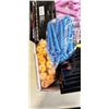 Image 4 : TRAY OF NEW COLD WAVE RODS. VARIETY OF SIZES